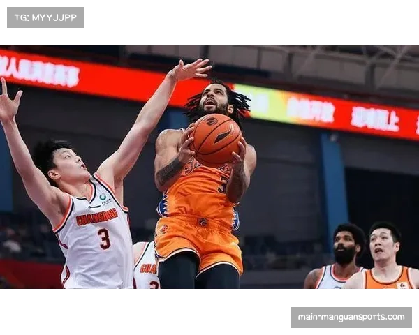 功能型外援成趋势 广东启用奎因攻防全能弥补内线不足